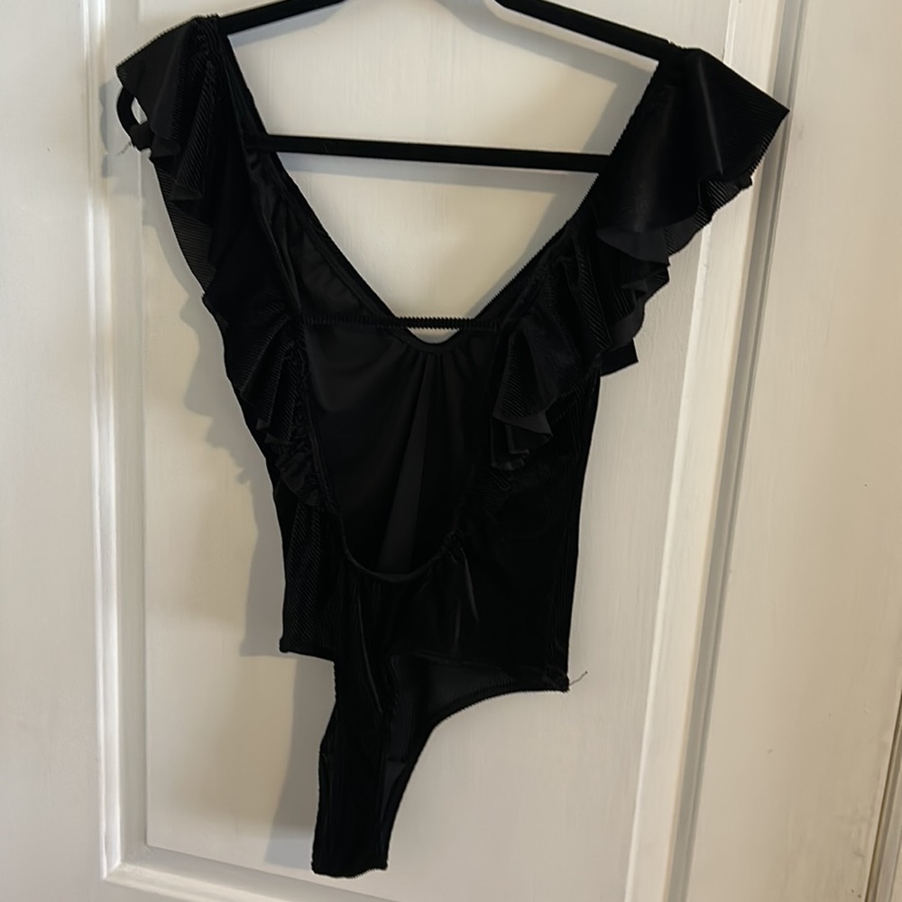 Backless bodysuit - Picture 2 of 3